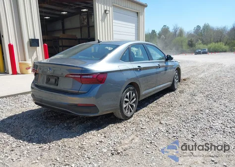 2024 Volkswagen Jetta S z USA, uszkodzony, nr VIN 3VW5M7BU5RM005768